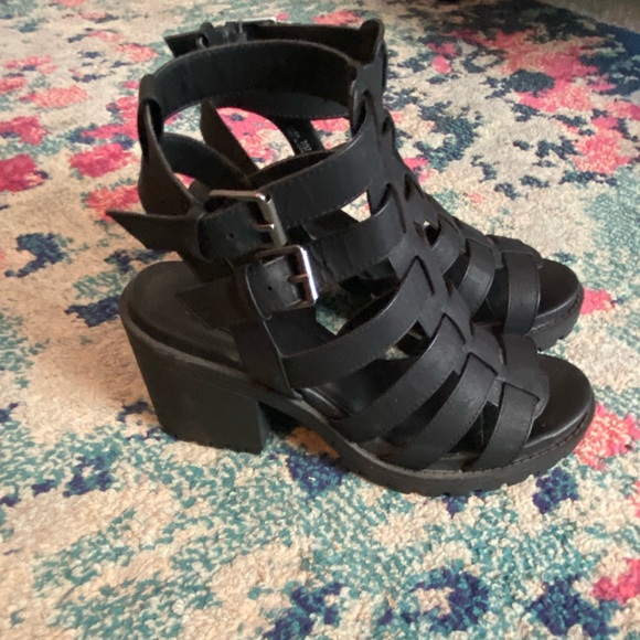 Dirty Laundry Fun Stuff Sandal - Picture 4 of 7